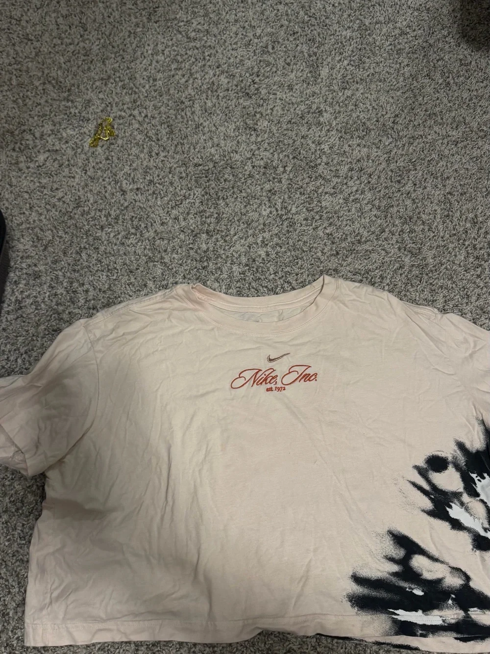 Nike Men’s Pale Pink Short-Sleeve Tee with Black Tie-Dye Accent